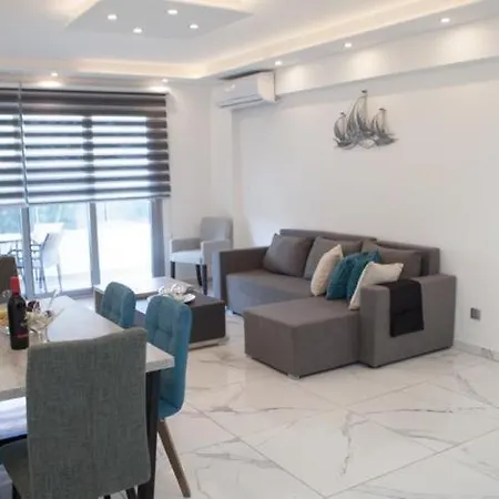 Luxury Beachfront * Larnaca
